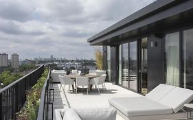 Modern Apartments At Enclave Located In Central London